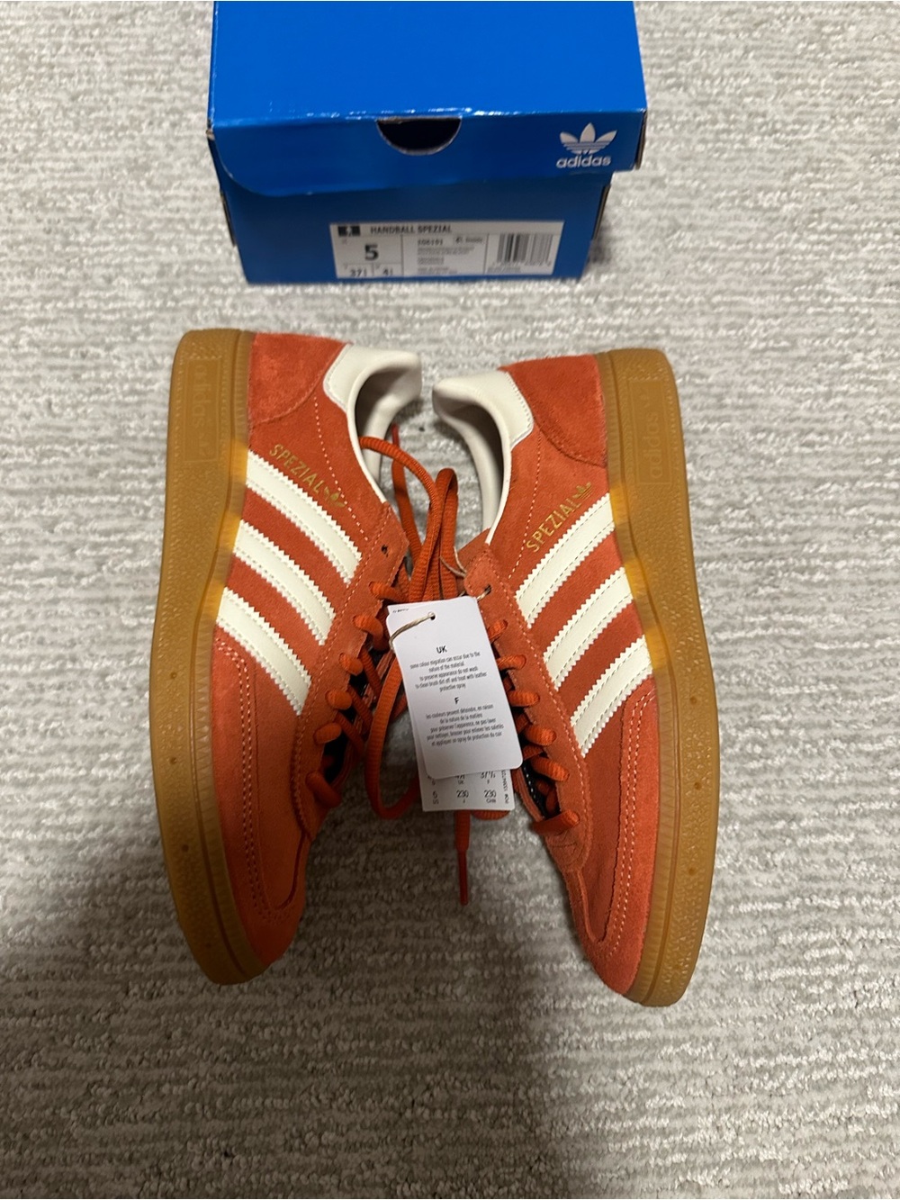 NIB Adidas spezial in preloved red women’s size 6 - Picture 6 of 9